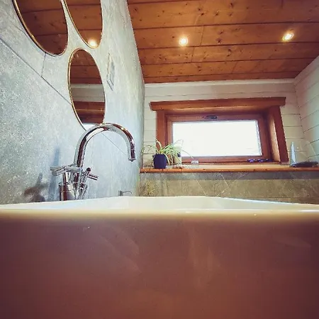 Nidwazo - & Bed & Breakfast 4*